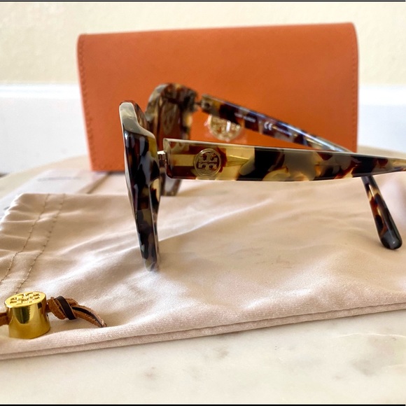 Tory Burch Sunglasses - Picture 3 of 13